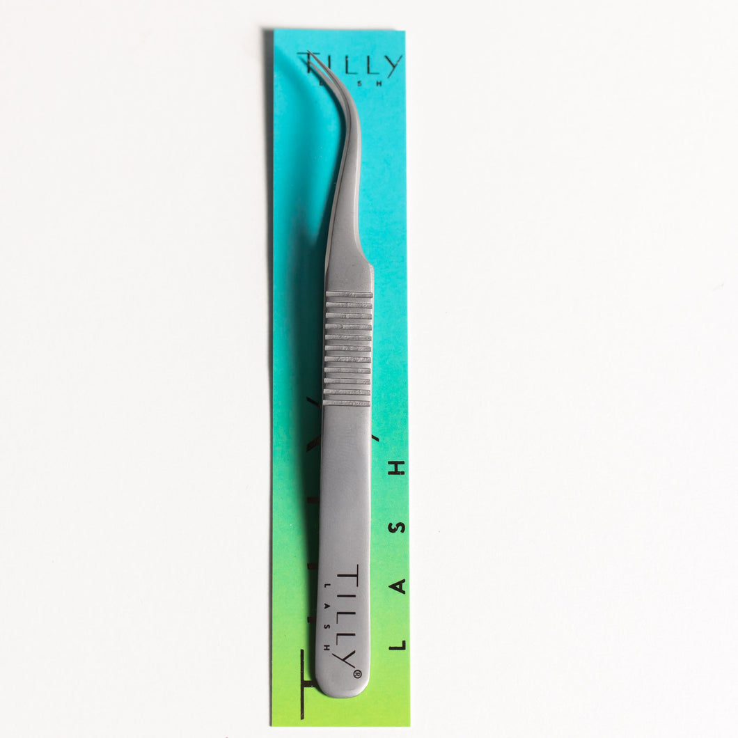 Luxe curved tip tweezers