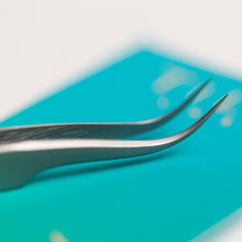 Load image into Gallery viewer, Luxe curved tip tweezers
